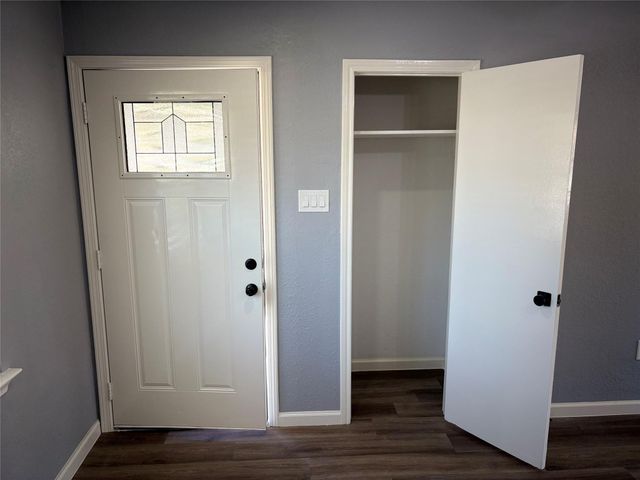 2929 8th Avenue N, Texas City, TX 77590