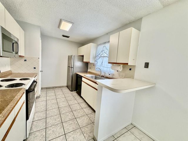 9 Lake Vista Trail 101, Port St. Lucie, FL 34952