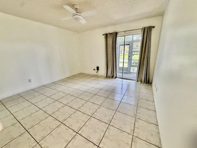 9 Lake Vista Trail 101, Port St. Lucie, FL 34952
