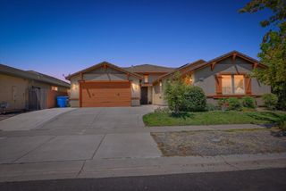 1996 Bidwell Bar Dr, Plumas Lake, CA 95961