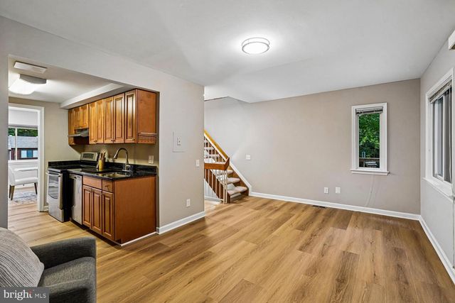 1537 PARK GLEN CT, Reston, VA 20190