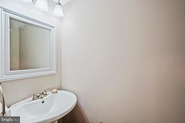 1537 PARK GLEN CT, Reston, VA 20190