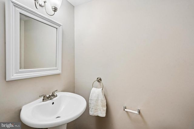 1537 PARK GLEN CT, Reston, VA 20190