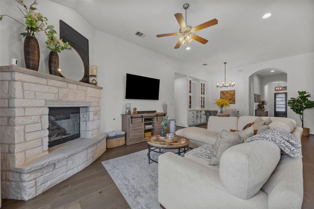 1012 Discovery Well DR, Liberty Hill, TX 78642