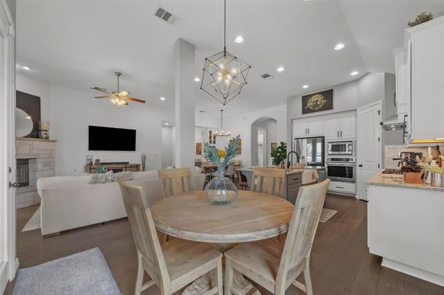 1012 Discovery Well DR, Liberty Hill, TX 78642