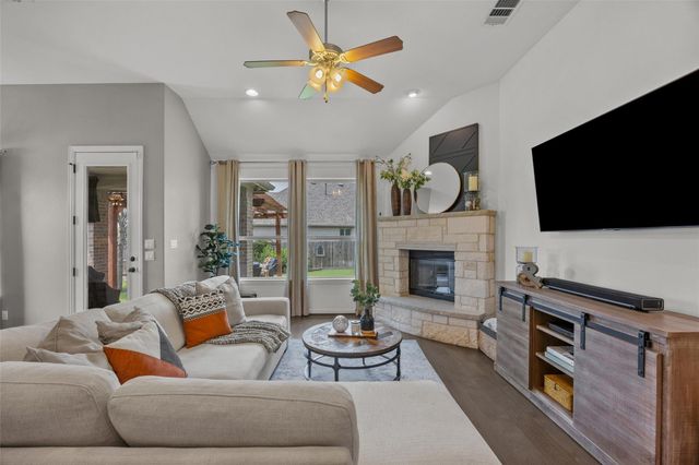 1012 Discovery Well DR, Liberty Hill, TX 78642