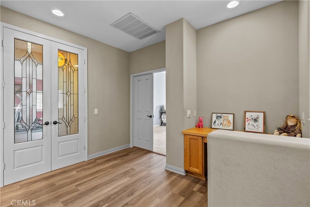 Image 26 of property listing at 15355 Michael Crest Drive, Canyon Country, CA 91387