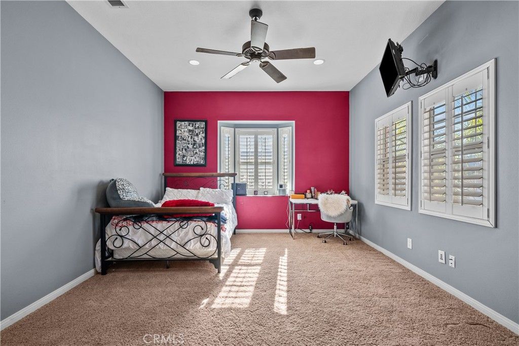 Image 29 of property listing at 15355 Michael Crest Drive, Canyon Country, CA 91387