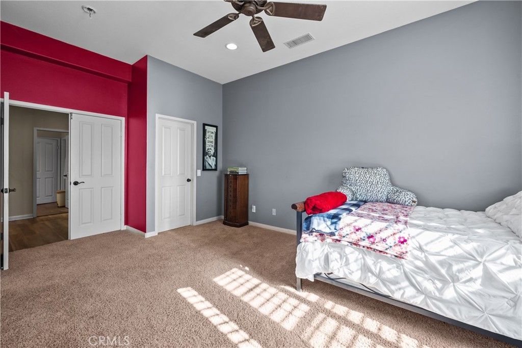 Image 32 of property listing at 15355 Michael Crest Drive, Canyon Country, CA 91387