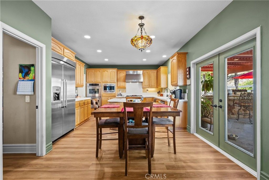 Image 4 of property listing at 15355 Michael Crest Drive, Canyon Country, CA 91387