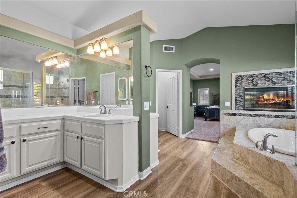 Image 46 of property listing at 15355 Michael Crest Drive, Canyon Country, CA 91387