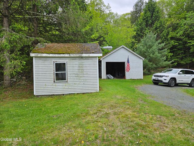 773 Plank Road, Poestenkill, NY 12018