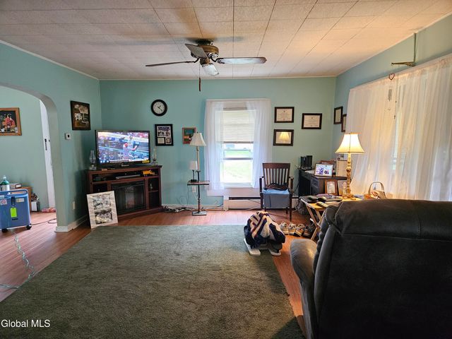 773 Plank Road, Poestenkill, NY 12018