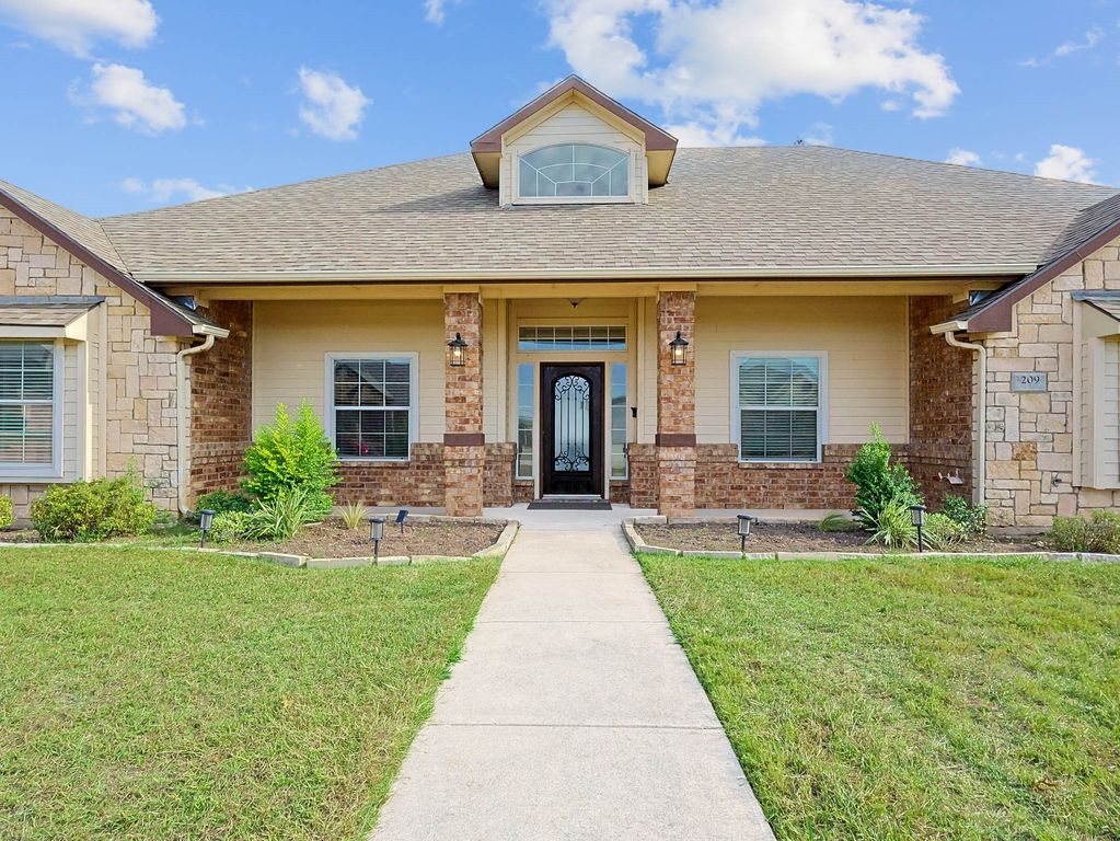209 Clear Fork Trail, Rhome, TX 76078