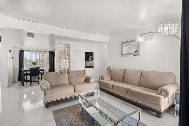 1837 Britt Street NE, Albuquerque, NM 87112