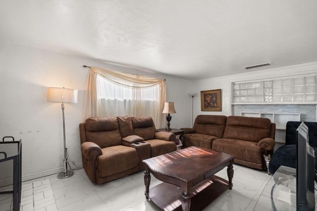 1837 Britt Street NE, Albuquerque, NM 87112