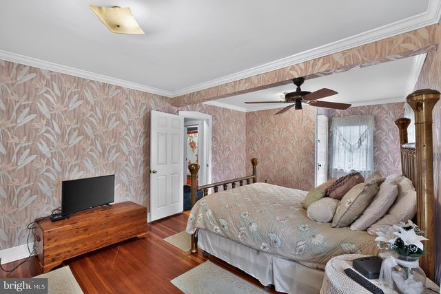 305 GROVE AVE, West Berlin, NJ 08091