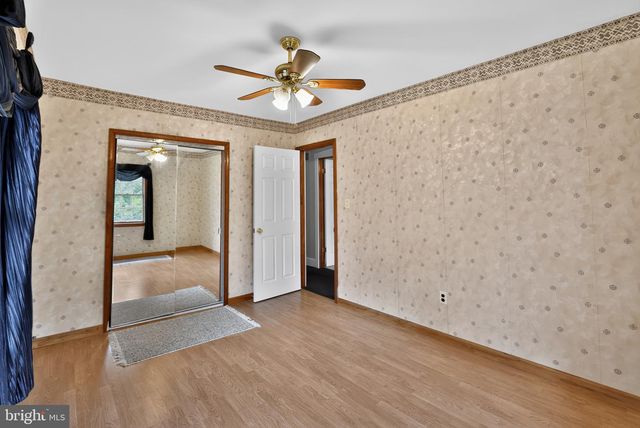 305 GROVE AVE, West Berlin, NJ 08091
