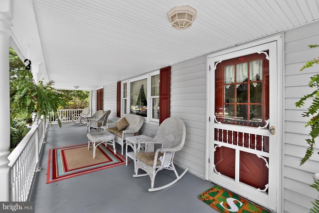 305 GROVE AVE, West Berlin, NJ 08091