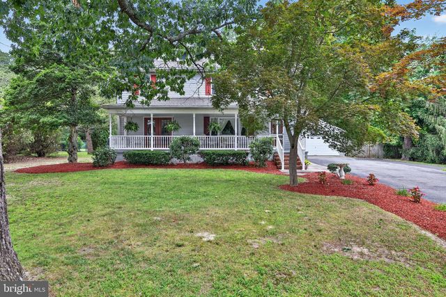 305 GROVE AVE, West Berlin, NJ 08091