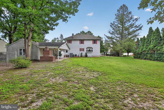 305 GROVE AVE, West Berlin, NJ 08091