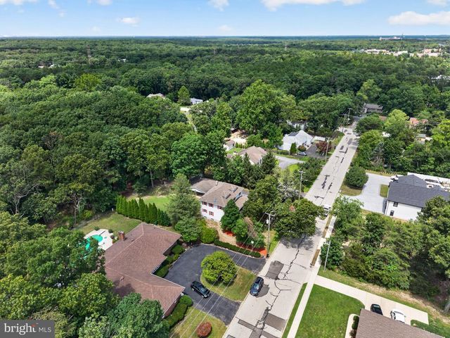 305 GROVE AVE, West Berlin, NJ 08091
