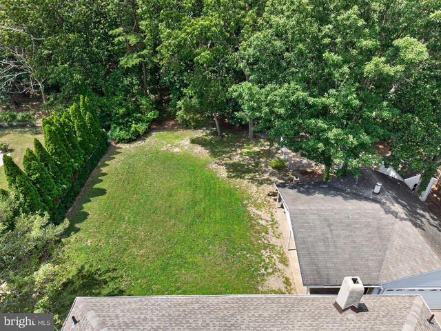 305 GROVE AVE, West Berlin, NJ 08091