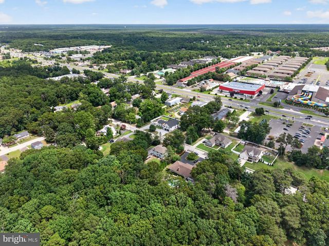 305 GROVE AVE, West Berlin, NJ 08091