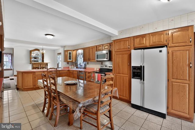 305 GROVE AVE, West Berlin, NJ 08091