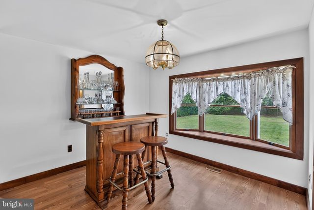 305 GROVE AVE, West Berlin, NJ 08091