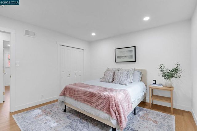 421 Roanoke Dr, Martinez, CA 94553