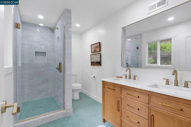 421 Roanoke Dr, Martinez, CA 94553