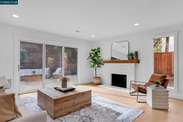 421 Roanoke Dr, Martinez, CA 94553