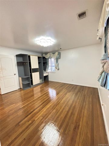 105 Seaman Road, Jericho, NY 11753