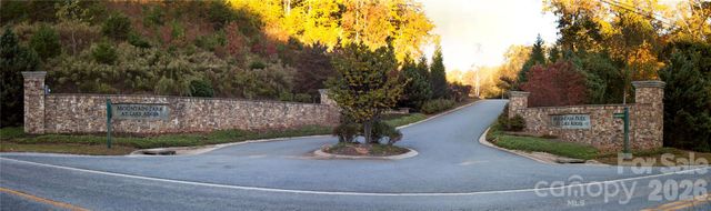 35 Mountain Parkway, Mill Spring, NC 28756