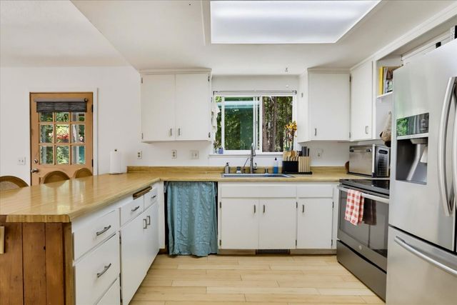 12002 Snowbourne Rd., Nevada City, CA 95959