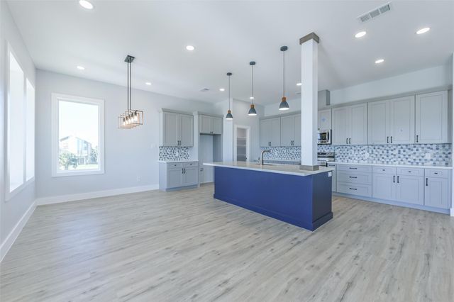 3226 Road Less Traveled, Galveston, TX 77554