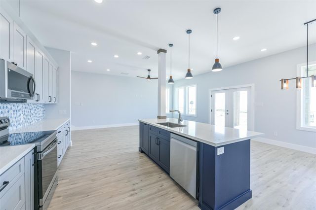 3226 Road Less Traveled, Galveston, TX 77554
