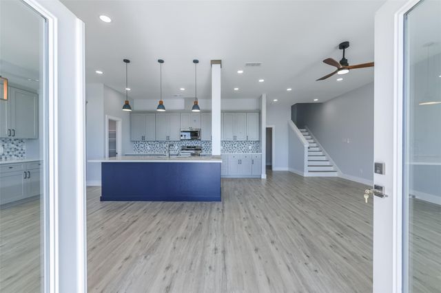 3226 Road Less Traveled, Galveston, TX 77554