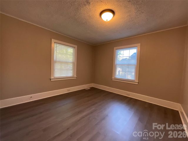 1034 Ridge Avenue, Gastonia, NC 28052