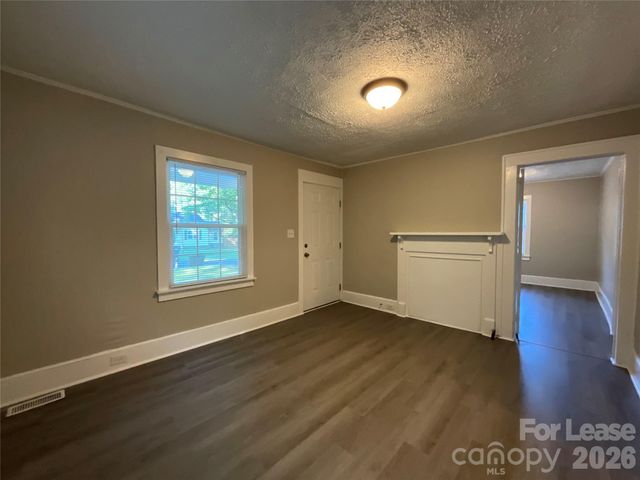 1034 Ridge Avenue, Gastonia, NC 28052