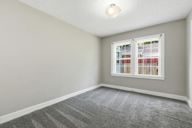 211 N St Marks Avenue, Chattanooga, TN 37411