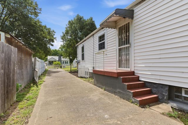 211 N St Marks Avenue, Chattanooga, TN 37411