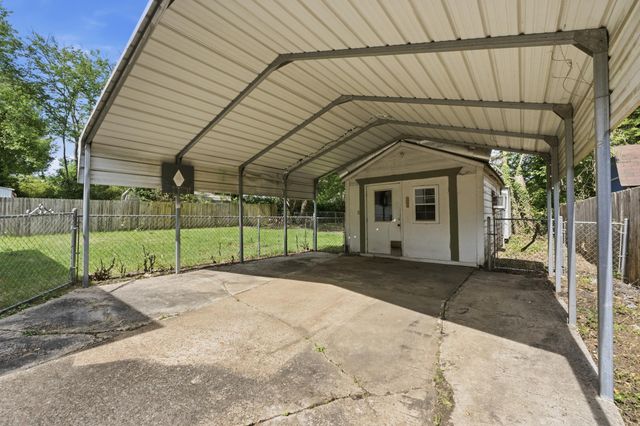 211 N St Marks Avenue, Chattanooga, TN 37411