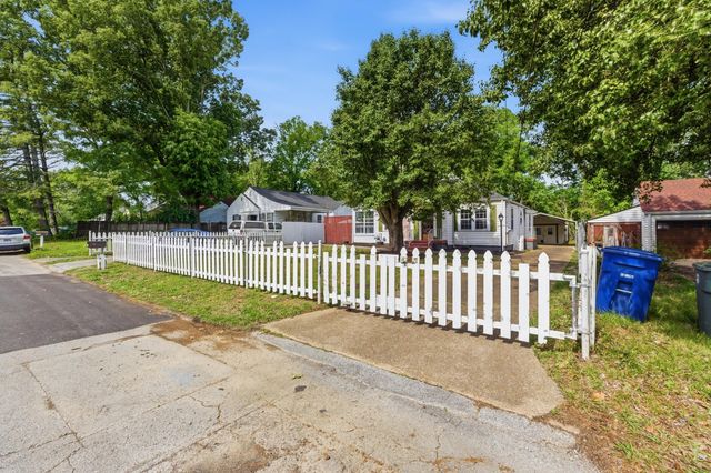 211 N St Marks Avenue, Chattanooga, TN 37411