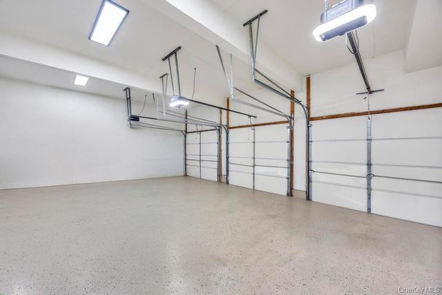 2 Old Bridge Court, Melville, NY 11747