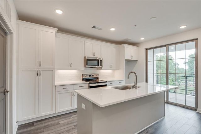 513 Burton Drive 808, Alpharetta, GA 30009