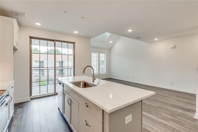 513 Burton Drive 808, Alpharetta, GA 30009