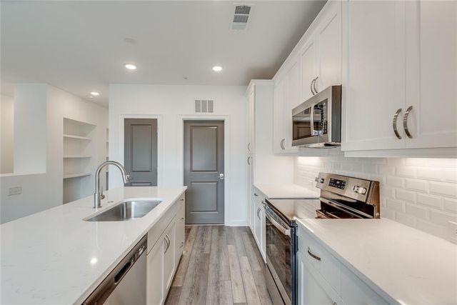 513 Burton Drive 808, Alpharetta, GA 30009