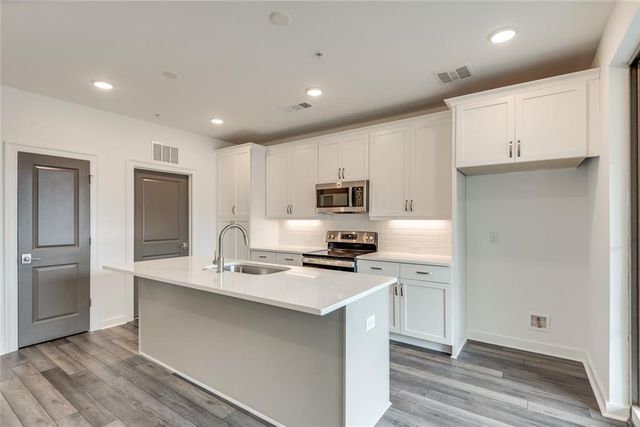 513 Burton Drive 808, Alpharetta, GA 30009